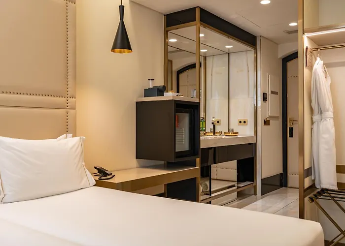 מלון Madalena By The Beautique 4*