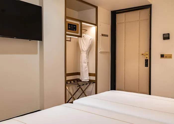 מלון Madalena By The Beautique 4*