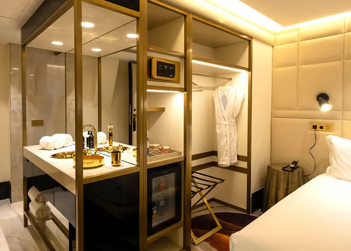 Madalena By The Beautique מלון 4*